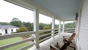 Hiên