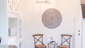 Dixie Room, 2nd Floor, No Elevator | Iron/ironing board, free WiFi