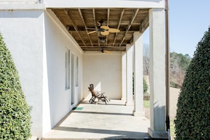 Oxford Room, 2nd Floor, No Elevator | Iron/ironing board, free WiFi