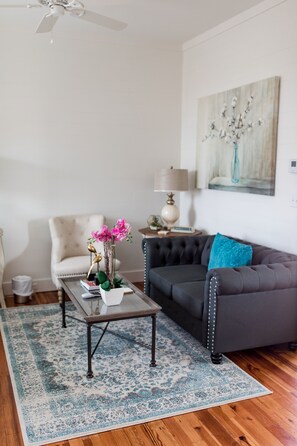 Signature Room, 1 King Bed, Non Smoking