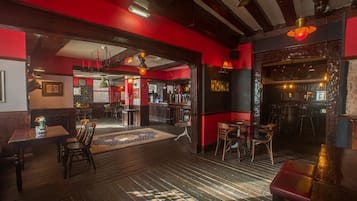 酒吧(店内)