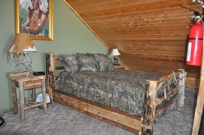 Cabin, 2 Bedrooms, Kitchen, Mountain View | 2 bedrooms, desk, rollaway beds, free WiFi - Trappers Cabin (Hot Springs)