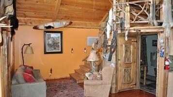 TV layar datar dan pemutar DVD