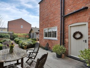 Exterior - The Hollies (Newark)