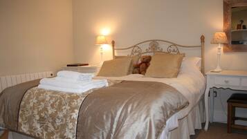 واي فاي مجانًا وملاءات أسرّة