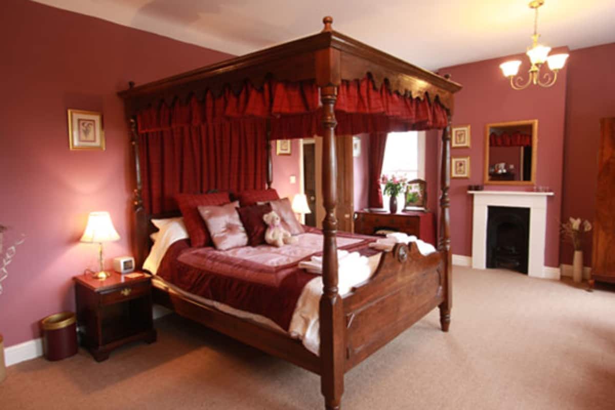 Tweepersoonskamer, en-suite badkamer (4 Poster w/ spa bath) | Gratis wifi, beddengoed