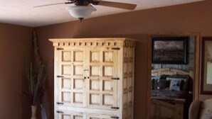 Cabin, 3 Bedrooms, Non Smoking | 3 bedrooms, iron/ironing board, WiFi (free) - Trail Boss Cabin (Hot Springs)