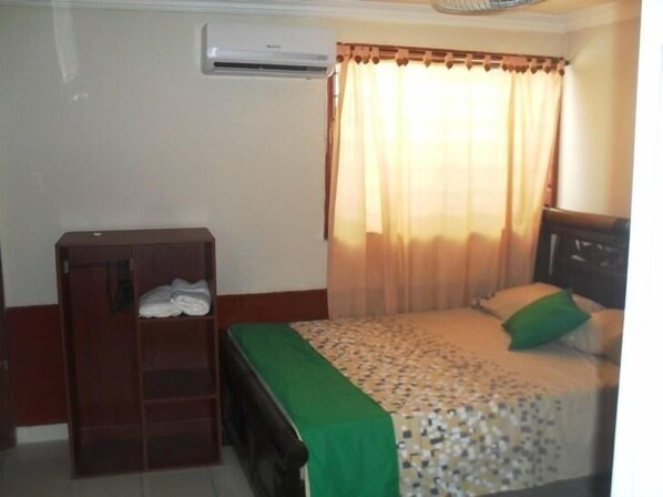 Iron/ironing board, free WiFi