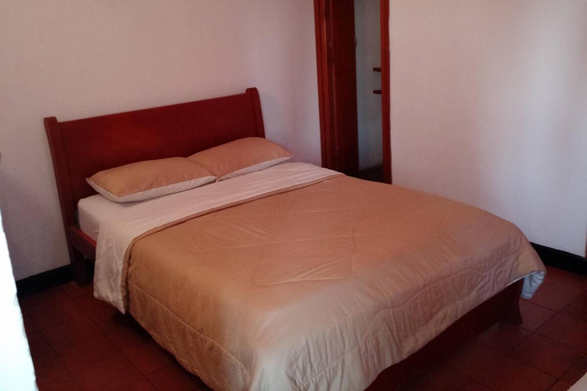 Tabla de planchar con plancha y wifi gratis