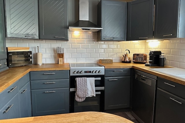 Cottage, Private Bathroom | Private kitchen