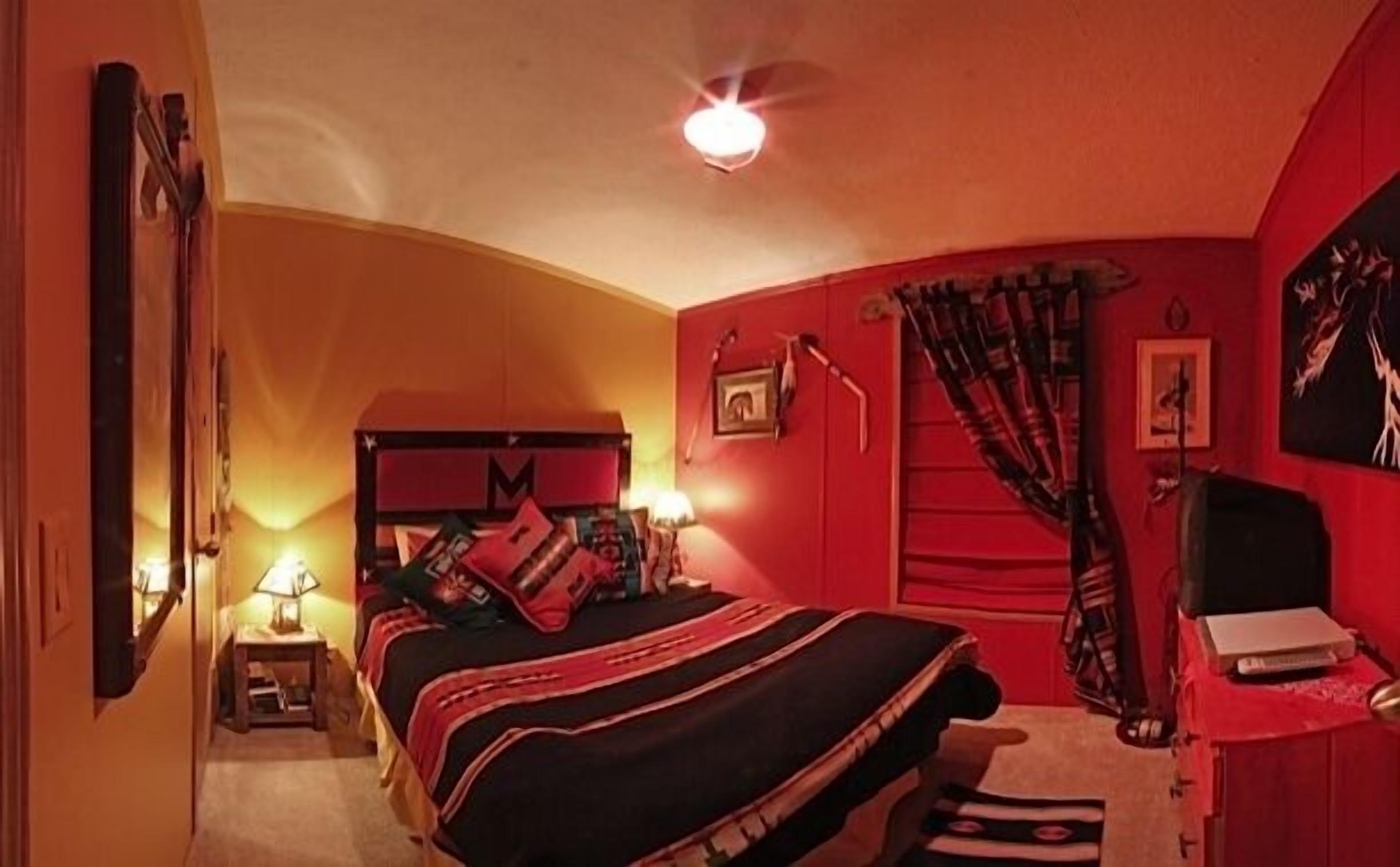 Royal House, 3 Bedrooms, Mountain View, Mountainside | 3 bilik tidur, seterika/papan seterika, Wi-fi percuma 