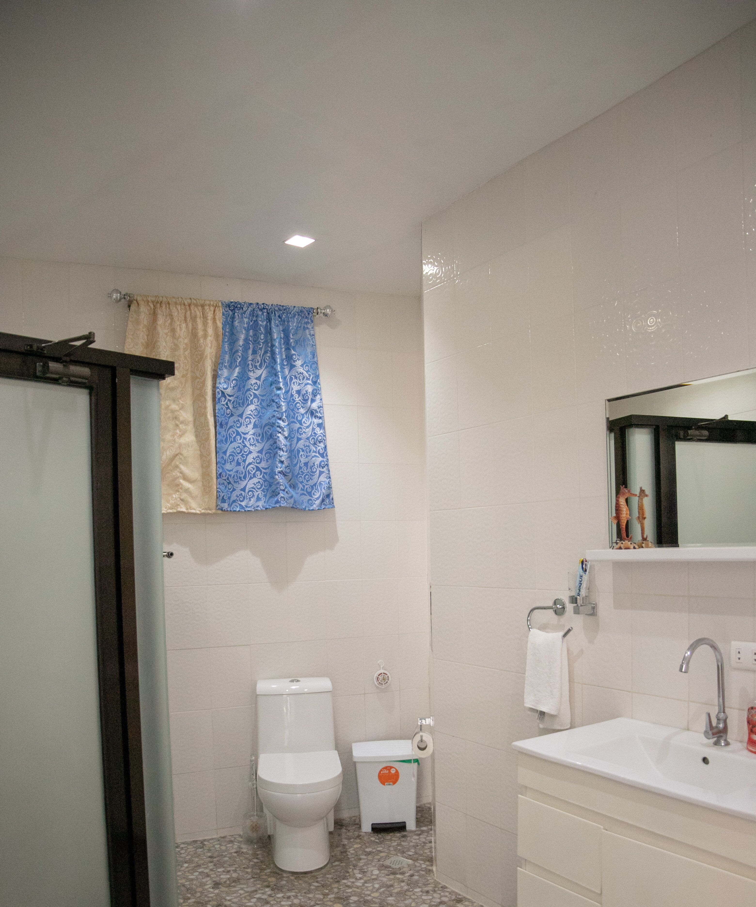 family studio, non smoking, beach view | bathroom | shower, rainfall showerhead, free toiletries, hair dryer