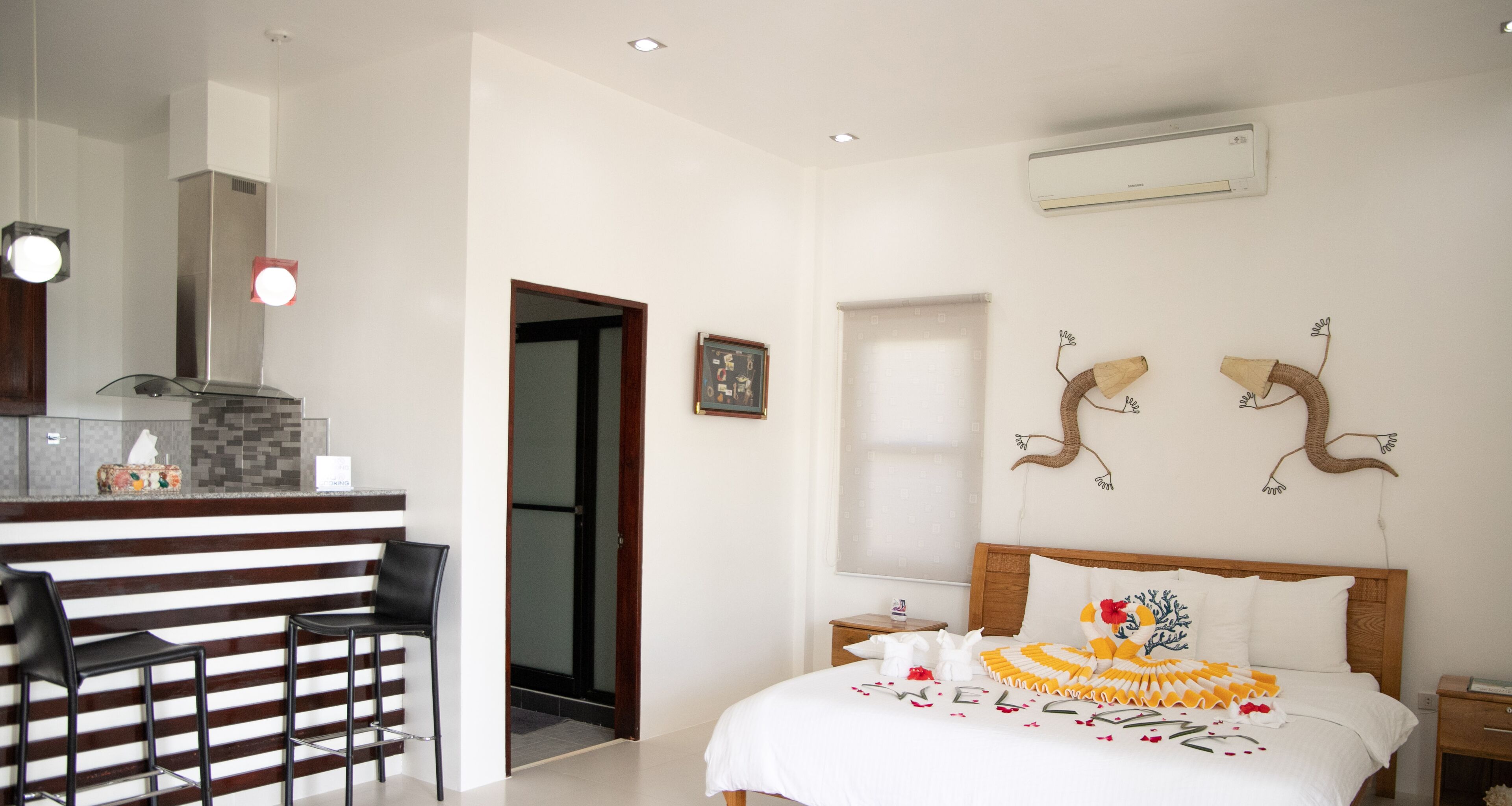 deluxe studio suite, non smoking, beach view | view from room