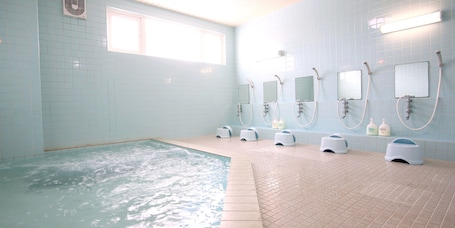 Shared bathroom. Lodge Koropokkuru