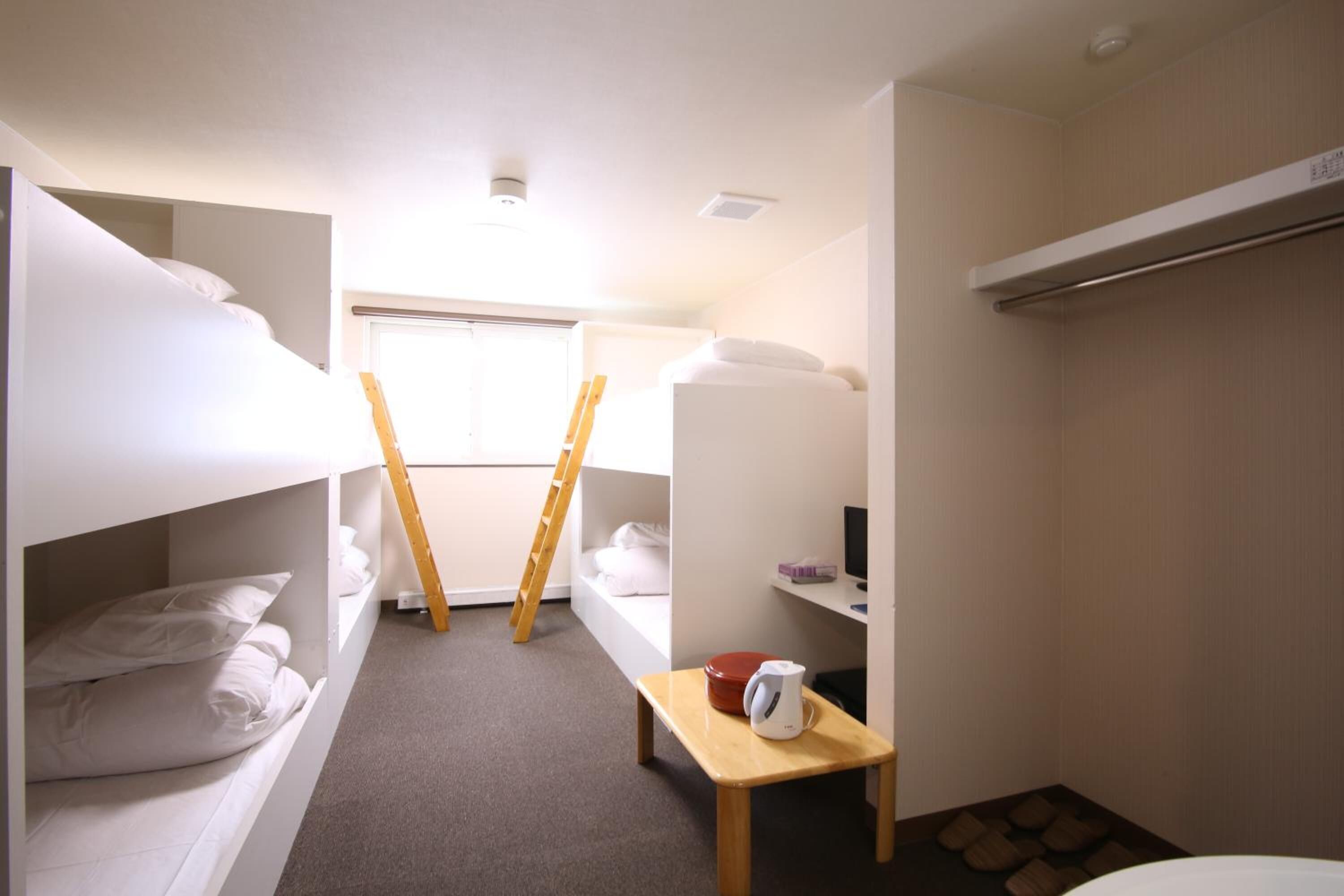 Bureau, Wi-Fi gratuit, draps fournis