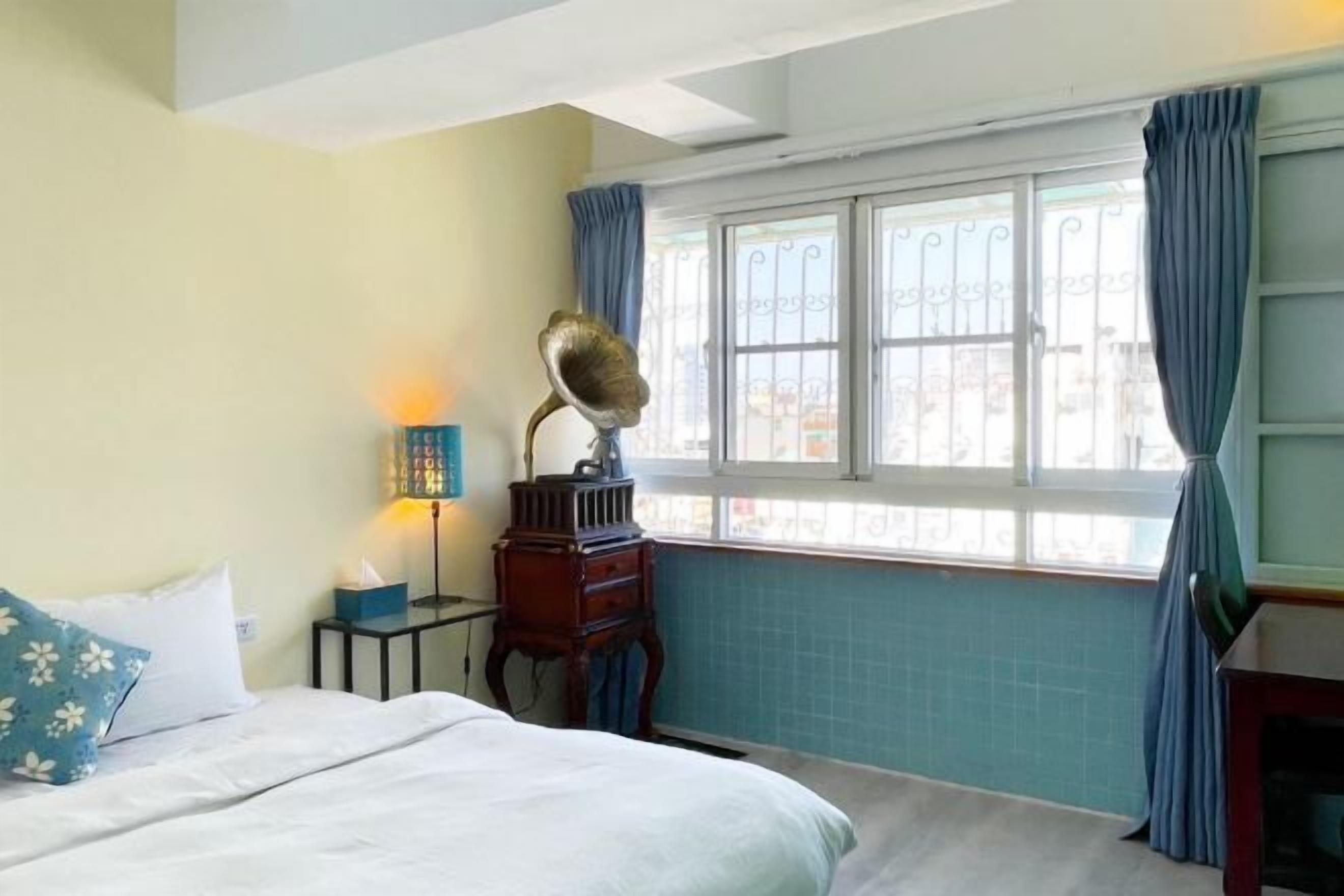 Cortinas blackout, sistema de insonorización y wifi gratis 