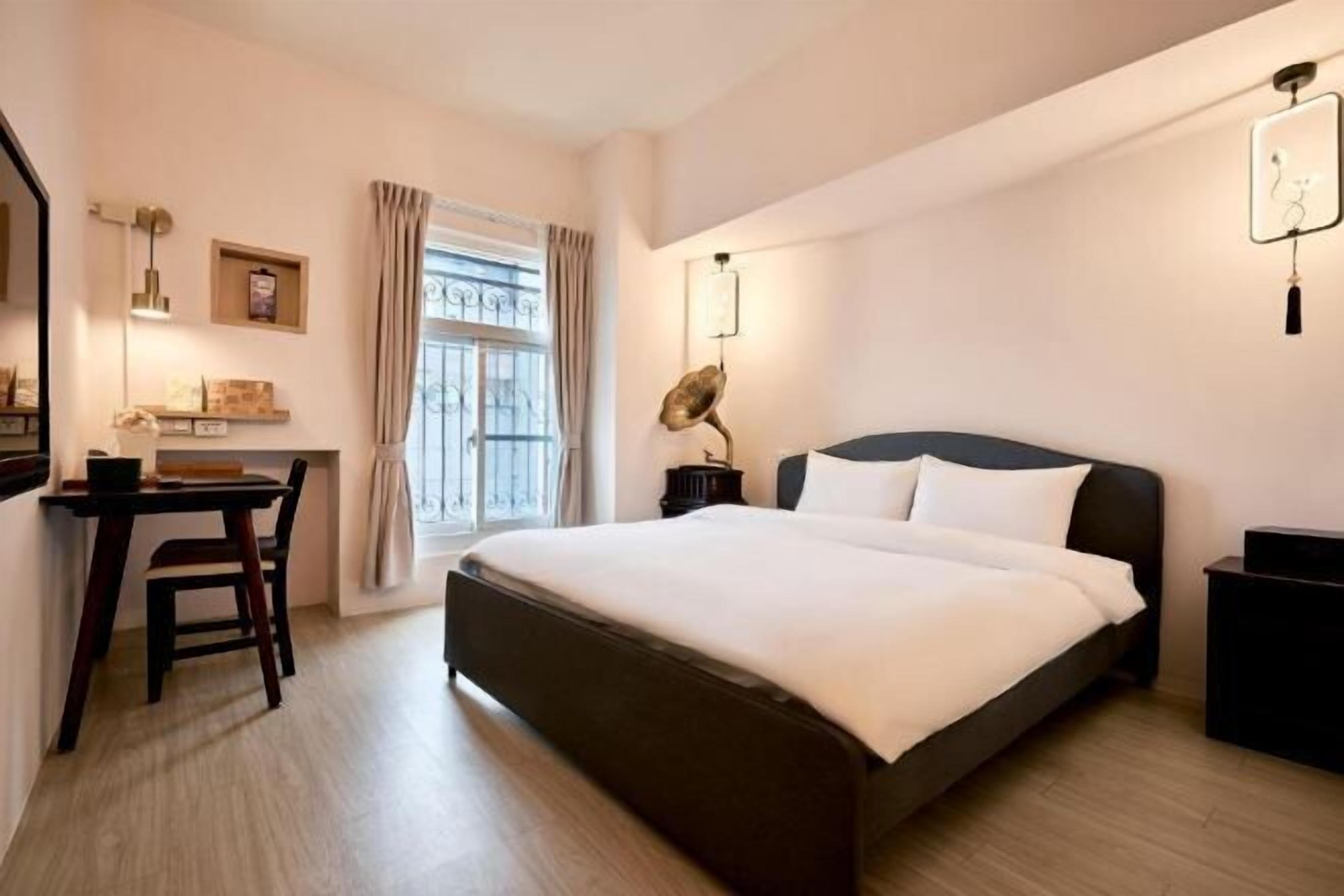 Cortinas blackout, sistema de insonorización y wifi gratis 