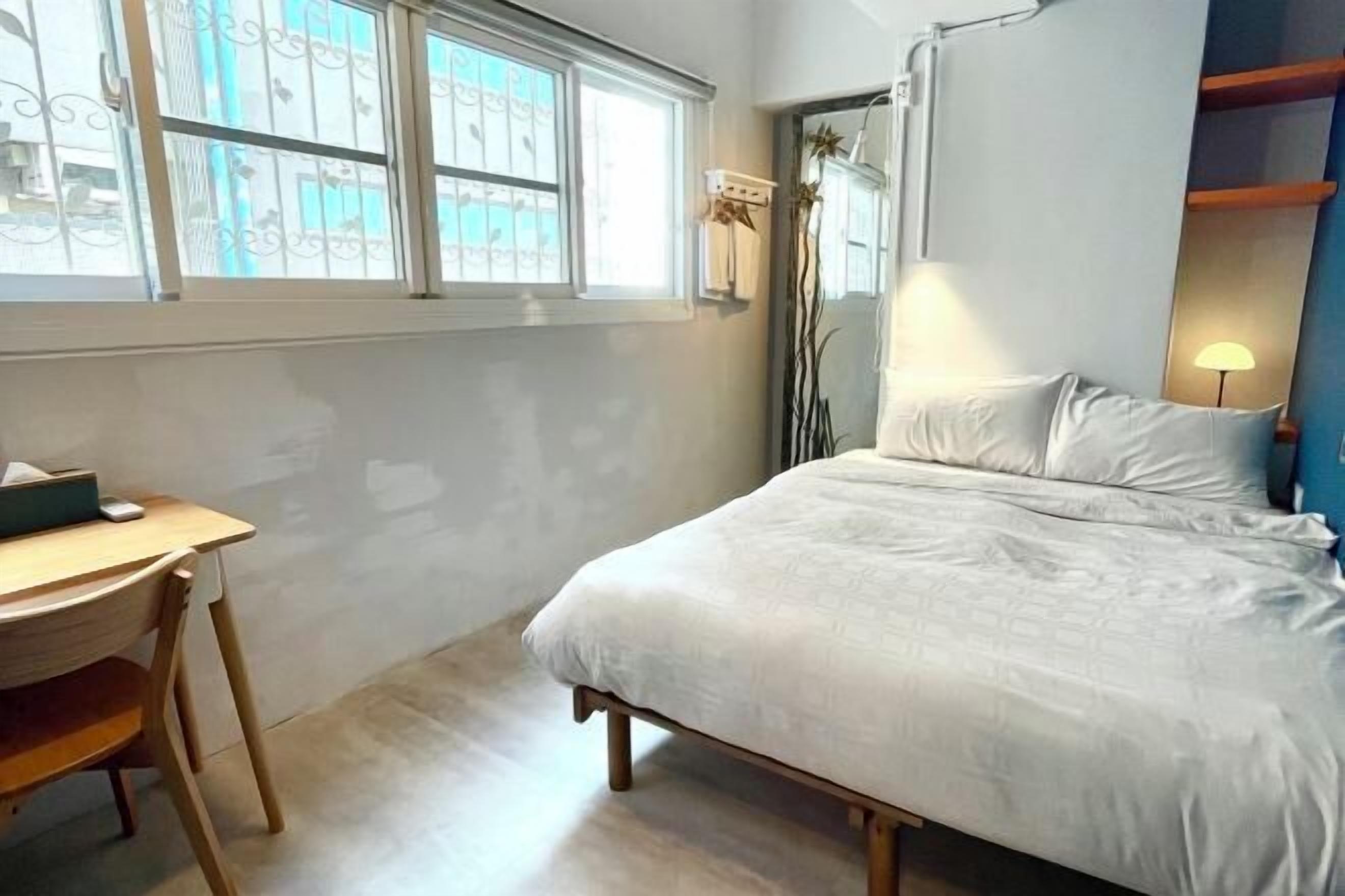 Cortinas blackout, quartos à prova de som, Wi-Fi de cortesia