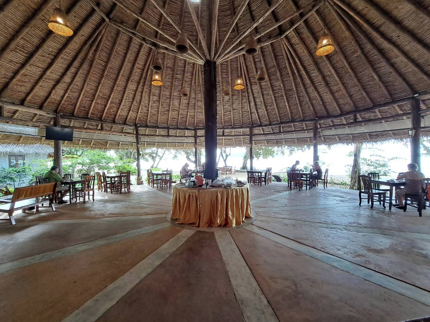 breakfast, lunch, dinner served; thai cuisine