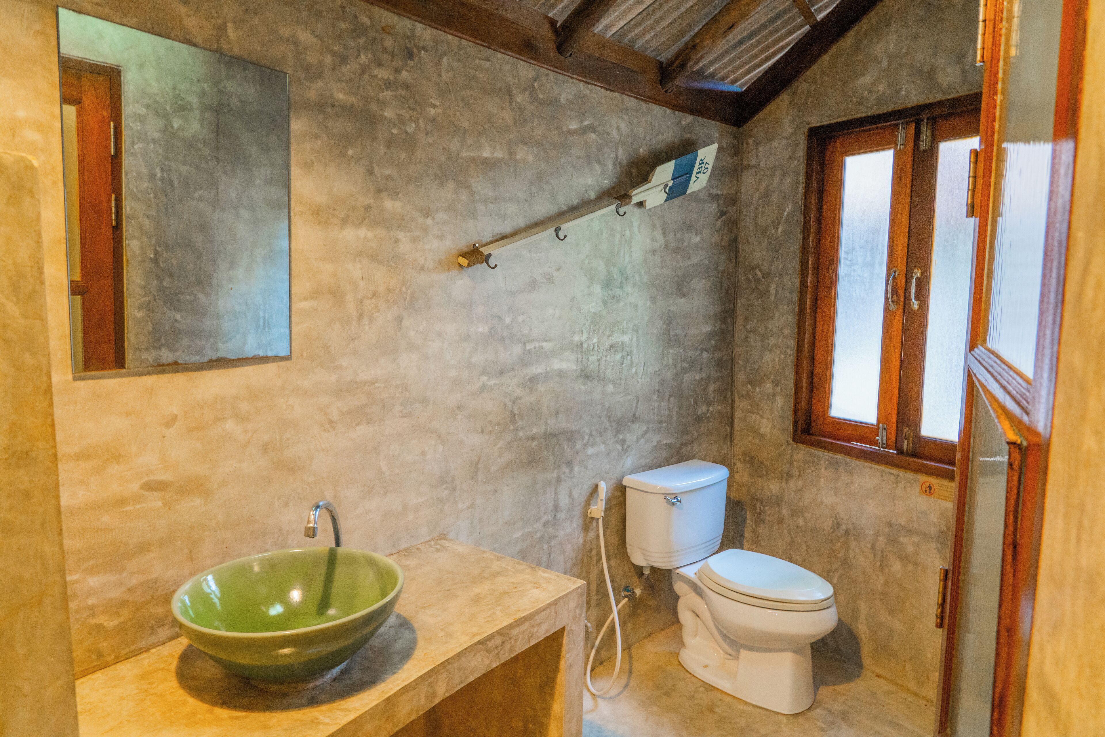 superior room with graden view | bathroom | shower, free toiletries, hair dryer, bidet