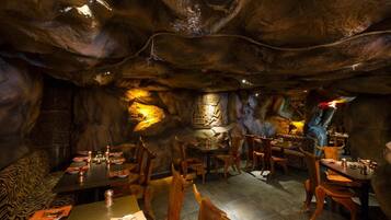 2 restaurants, vegetarian cuisine