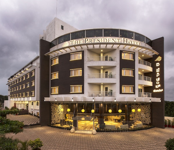 Front of property - The President Hotel (Hubli)