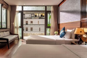 Family Lake View | Ropa de cama hipoalergénica, minibar, caja fuerte y escritorio