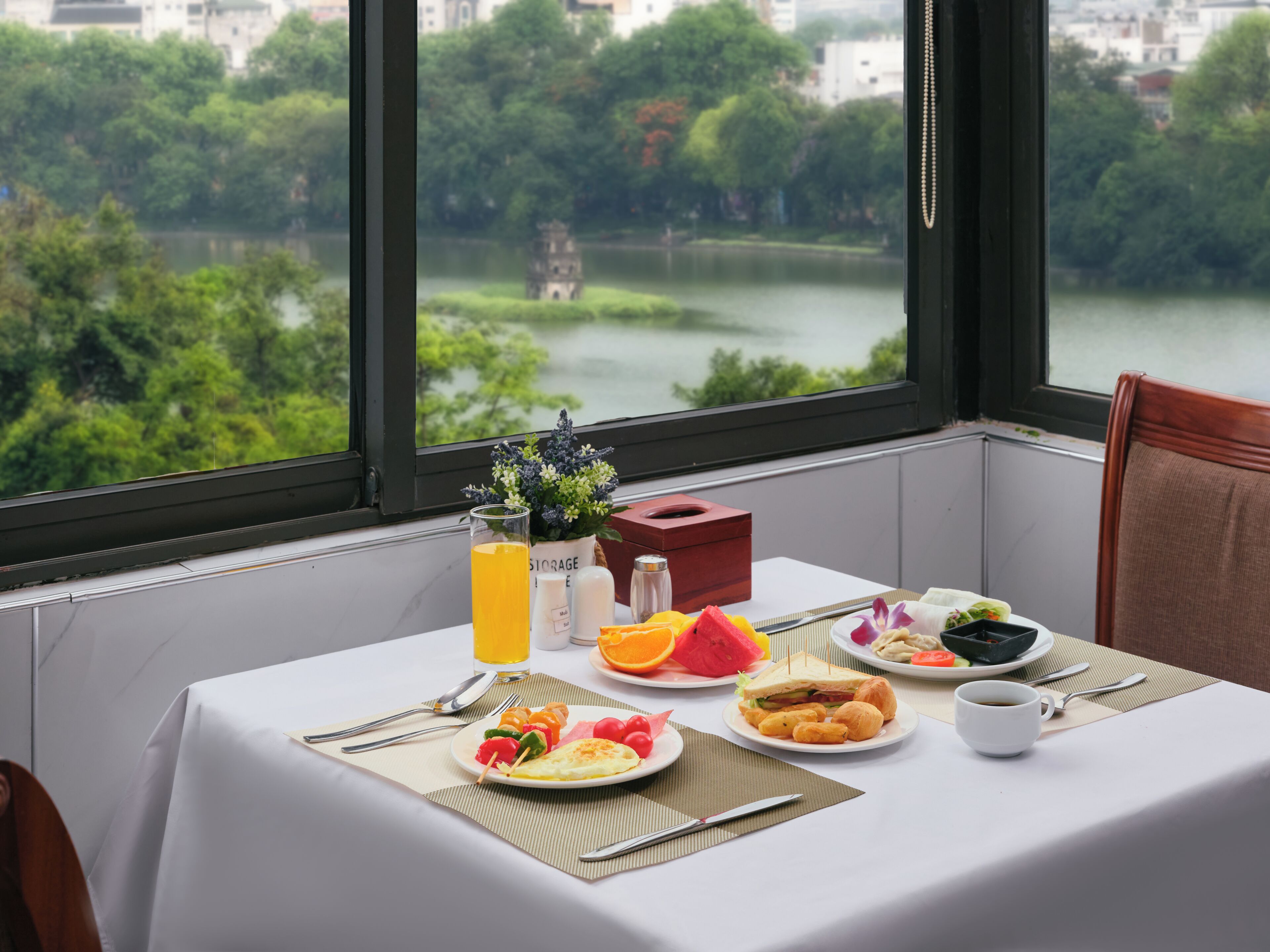 Café da manhã, almoço e jantar