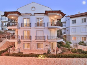 Front of property - evening/night - SC Apartments by Cinarlar (Kas)