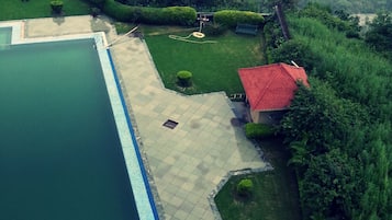 Pool waterfall