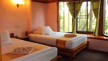 Bàn, giường gấp/giường phụ (phụ phí)