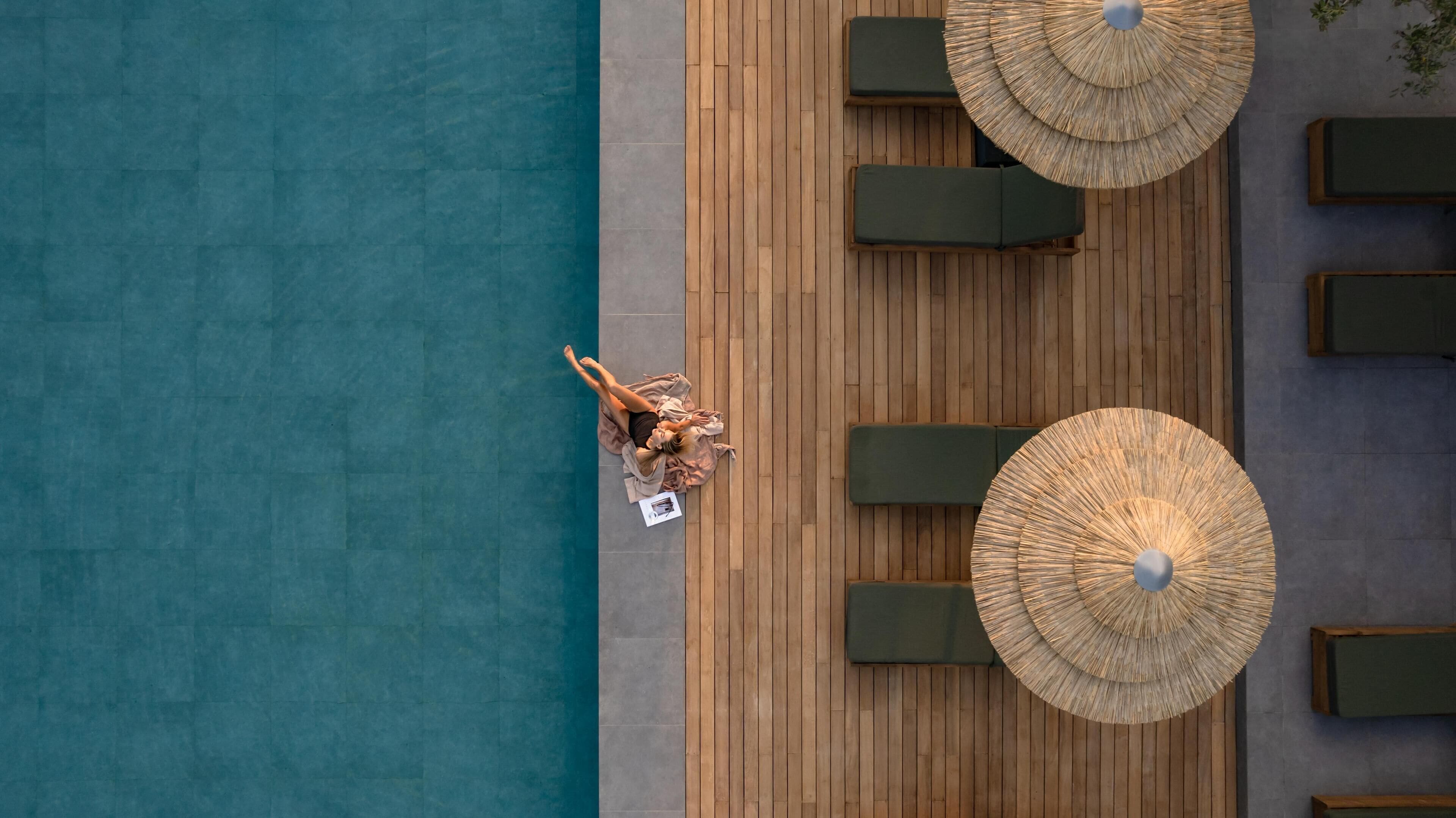 2 piscinas al aire libre, sombrillas, sillones reclinables de piscina