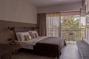 Zimmersafe, Schreibtisch, kostenloses WLAN, Bettwäsche