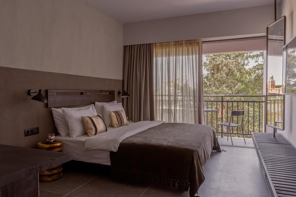 1 bedroom, in-room safe, desk, free WiFi