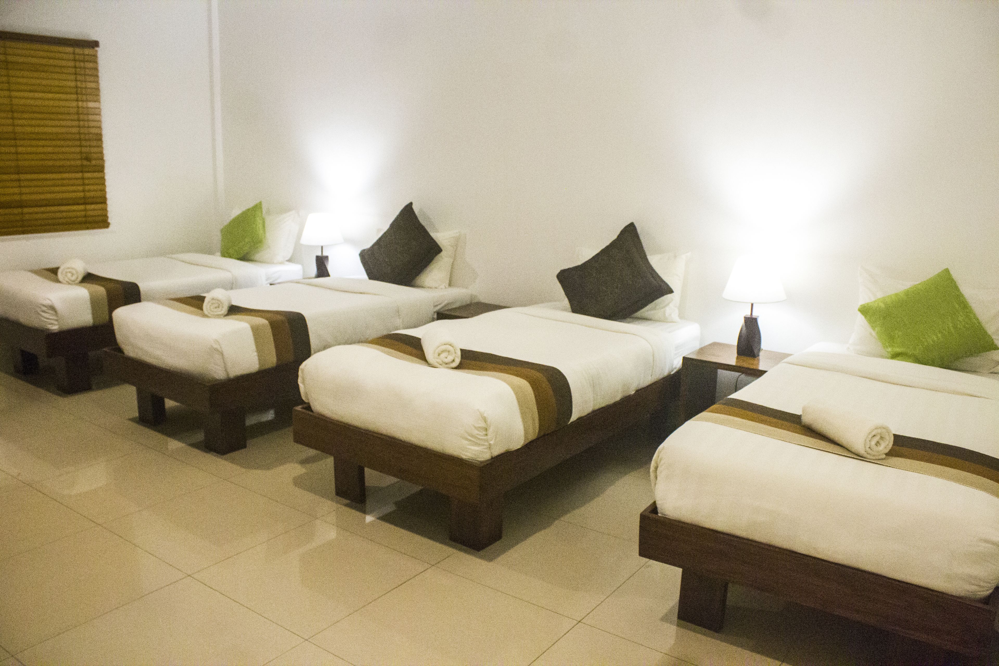 family room | 1 bedroom, minibar, individually furnished, desk