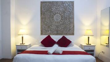 Deluxe Double Room | 1 bedroom, minibar, individually furnished, desk