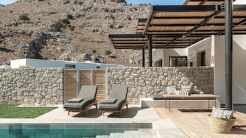 Executive Studio Suite, Private Pool | Terrace/patio