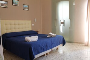 Standard-Doppelzimmer, mit Bad, Stadtblick