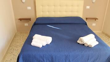 Standard Double Room, Ensuite, City View | Premium bedding, in-room safe, desk, blackout curtains