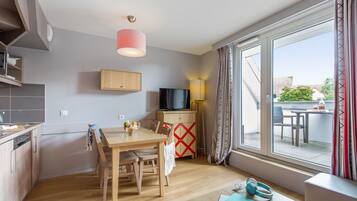 Apartment 4 people - 1 bedroom - Duplex | Living room | TV