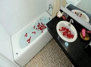Combined shower/bathtub, spring water bathtub, designer toiletries
