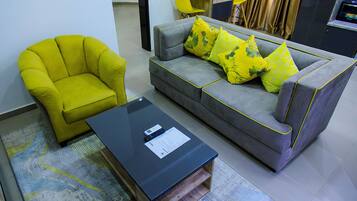 Suite | Living room | Flat-screen TV