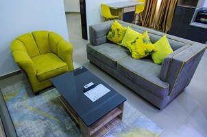 Suite | Living room | Flat-screen TV