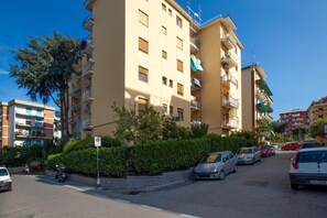 Exterior - Vhome (Sorrento)