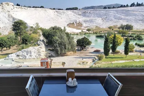 Desayuno bufé gratuito y diario