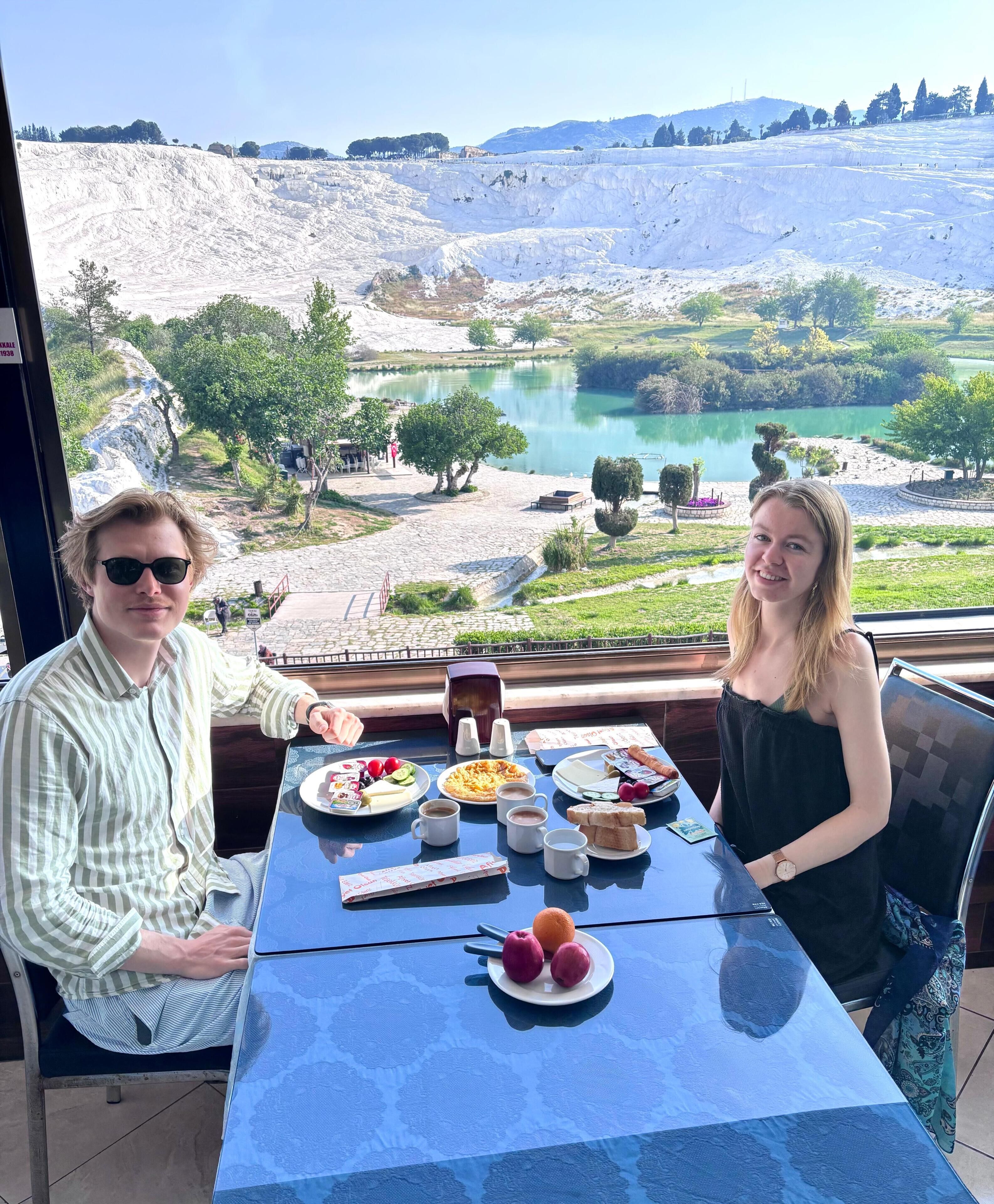 Desayuno buffet incluido todos los días 