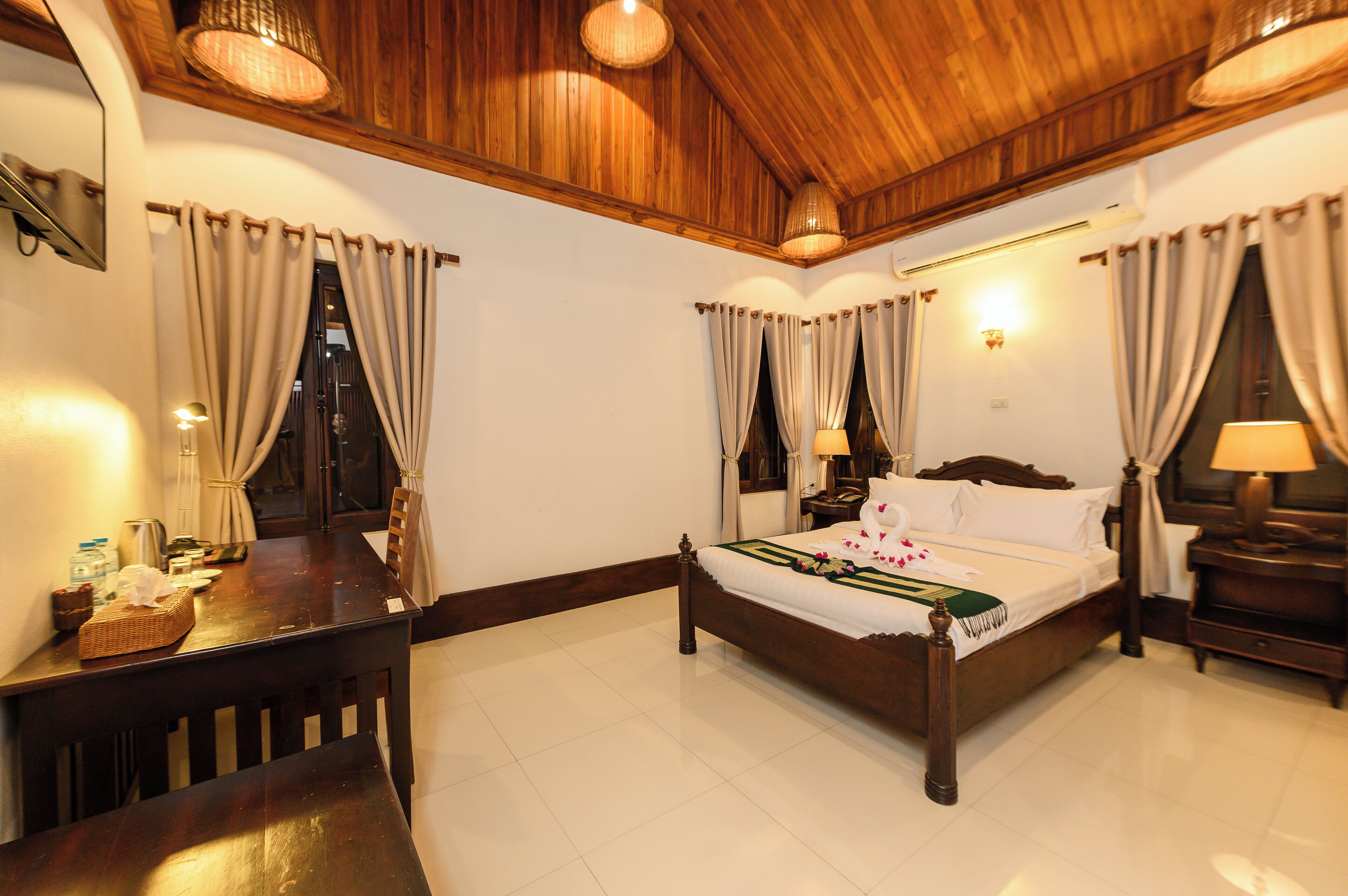 Caja de seguridad en la habitación, escritorio y wifi gratis 