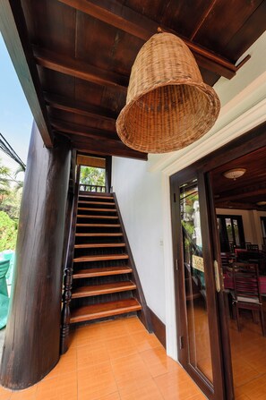 内部エントランス