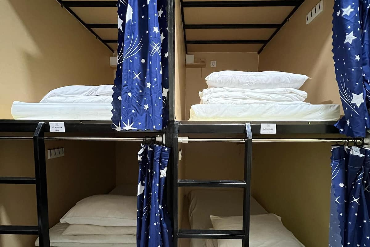 Free WiFi, bed sheets