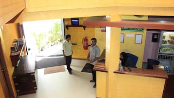 Check-in/check-out kiosk